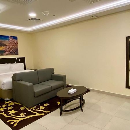 City Stay Residences - Serviced Apartments Dip Dubái Exterior foto